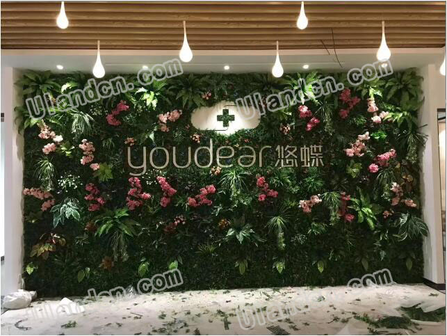 有Logo的仿真植物墙