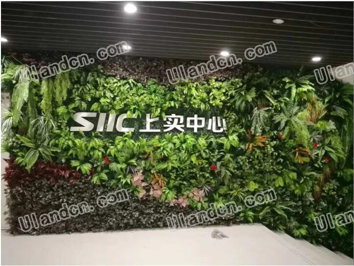 带有logo的仿真植物墙