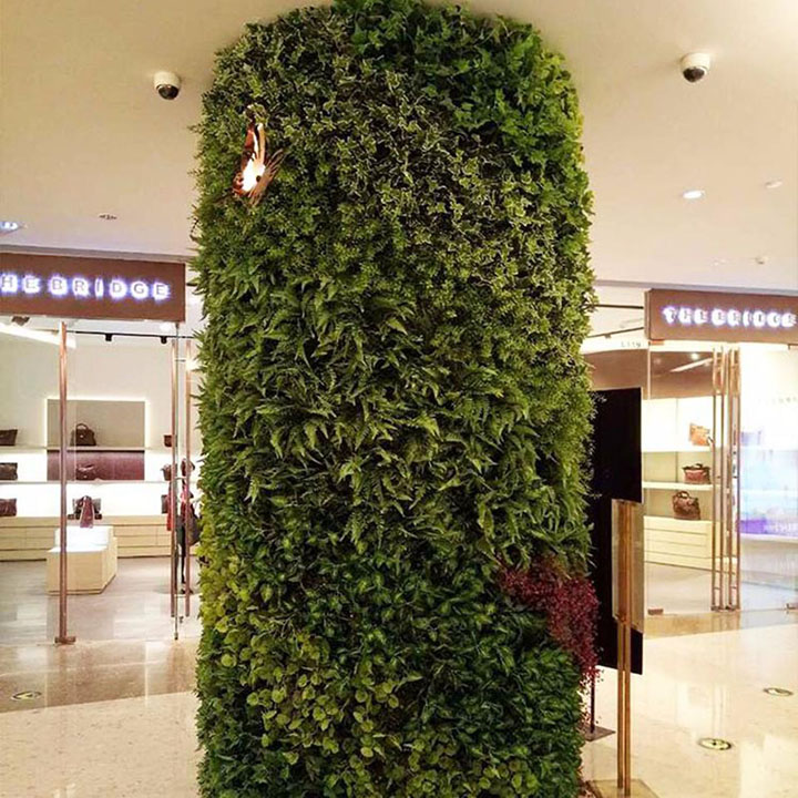 仿真植物装饰的商场立柱